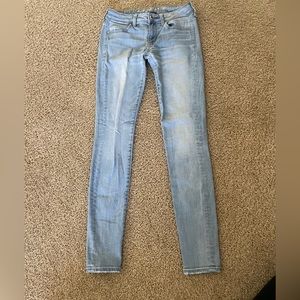 American Eagle Light Wash Skinny Jeans